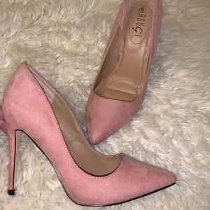 Pointed heels RESERVED